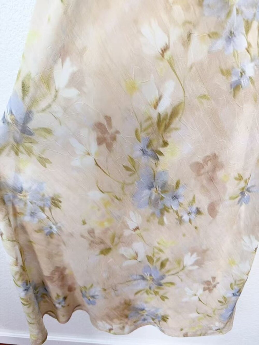 Arose Studio Shiloh Crinkled Chiffon V Neck Bias Cut Midi Dress Yellow $198 OS - Picture 6 of 8